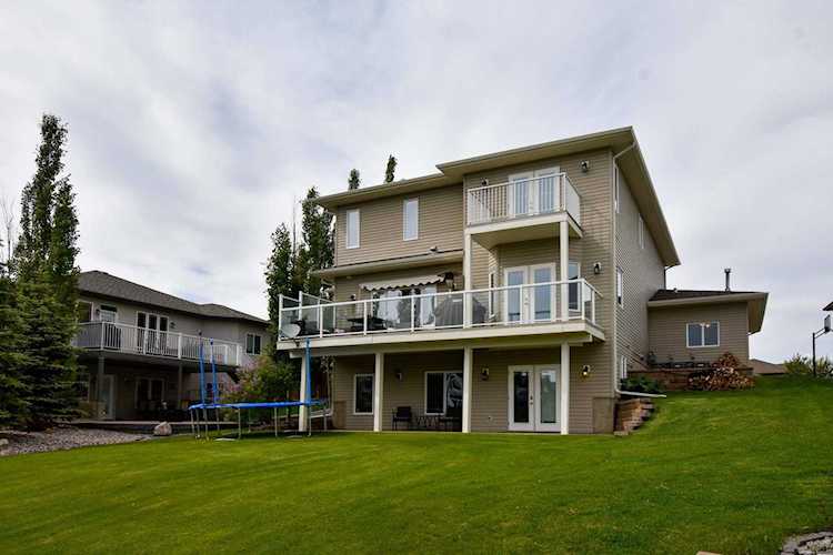 11 Walters Place Leduc, AB T9E 8S7