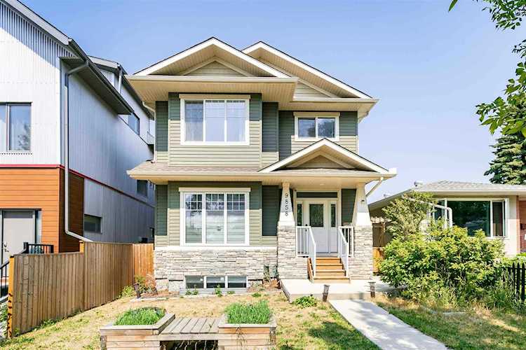 9858 77 Avenue Edmonton, AB T6E 1M4