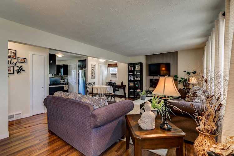 5512 101 Avenue Edmonton, AB T6A 0G8