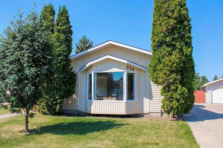 220 Homestead Crescent Edmonton, AB T5A 2Y4
