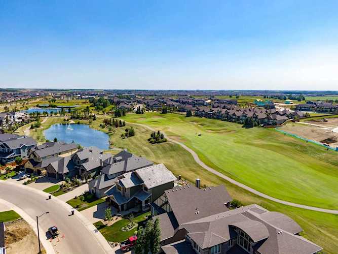 636 Howatt Drive Edmonton, YT Y6W 2T7