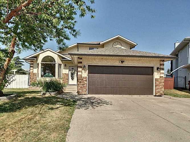 6214 152C Avenue Edmonton, AB T5A 4V8