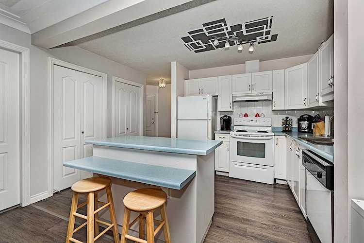 # 46 9908 80 Avenue Edmonton, AB T6E 6L7