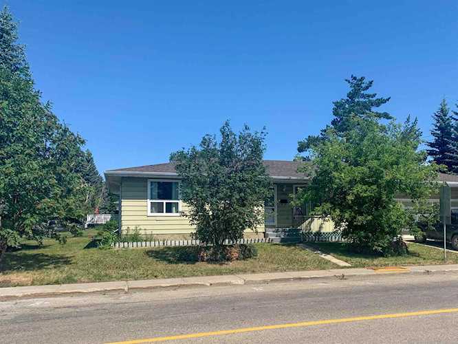 1001 Strathcona Drive Sherwood Park, AB T8A 3L4