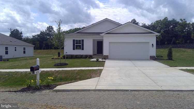 16055 Grant Ct Bowling Green, VA 22427