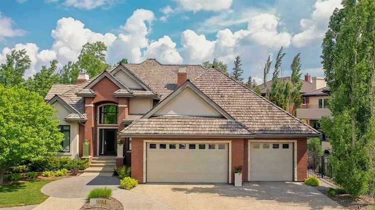 1086 Wanyandi Way Edmonton, AB T6M 0A3