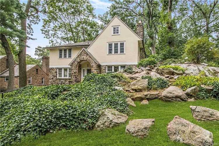 4475 Waldo Avenue Bronx, NY 10471