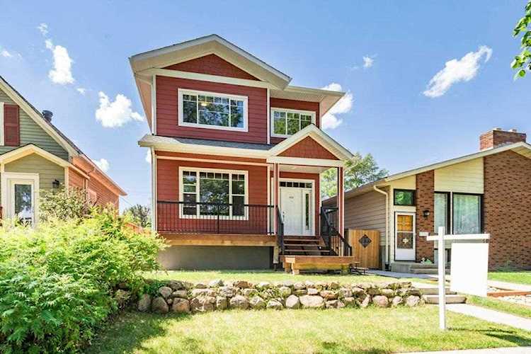 8526 89 Street Edmonton, AB T6C 3K3