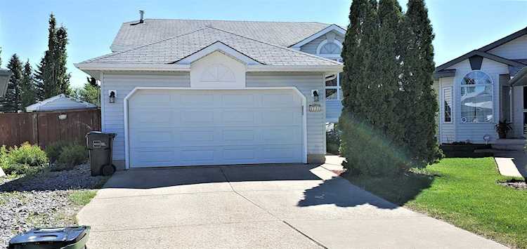 1737 Kensit Place Edmonton, AB T6L 6X6