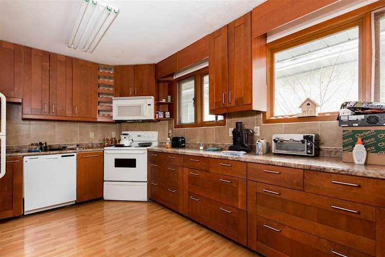 7920 - 7922 120 Avenue Edmonton, AB T5B 0X8