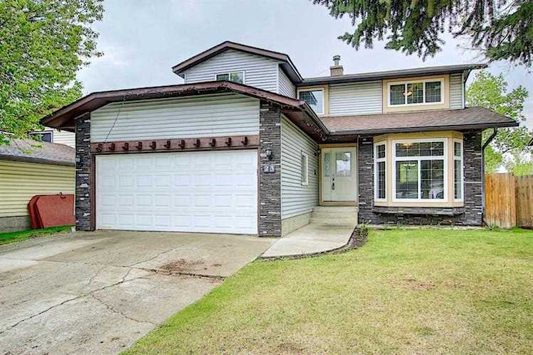 23 Castlefall Way NE Calgary, AB T3J 1M6