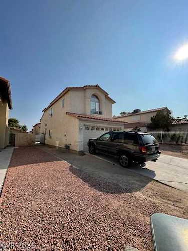 5335 Hollow Brook Ave Las Vegas, NV 89142