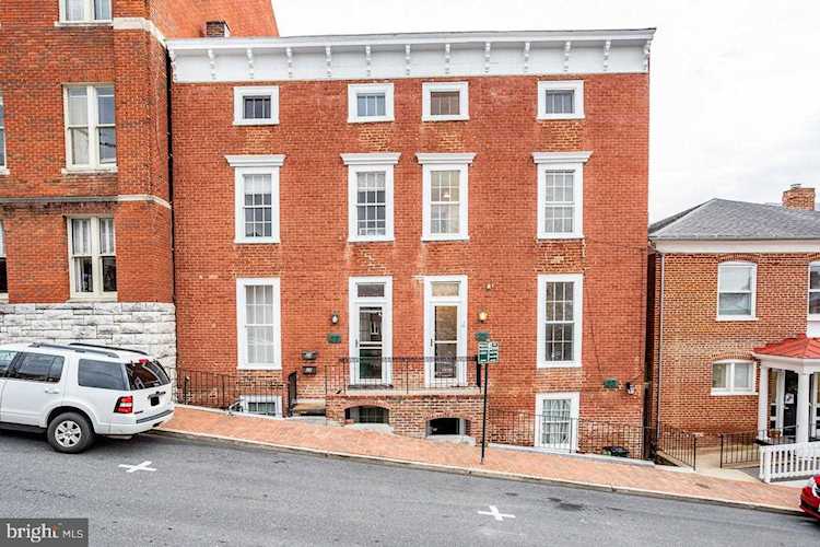 27 N New St Staunton, VA 24401 | MLS® VASC2000002 Photo 1