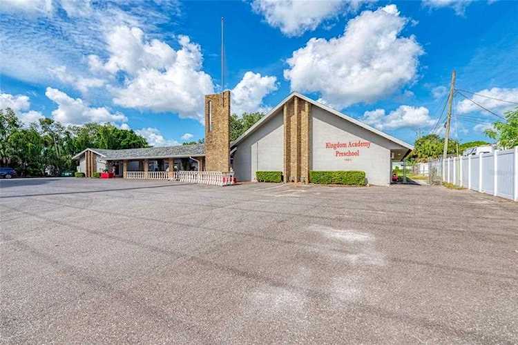 1801 N Lockwood Ridge Rd Sarasota, FL 34234
