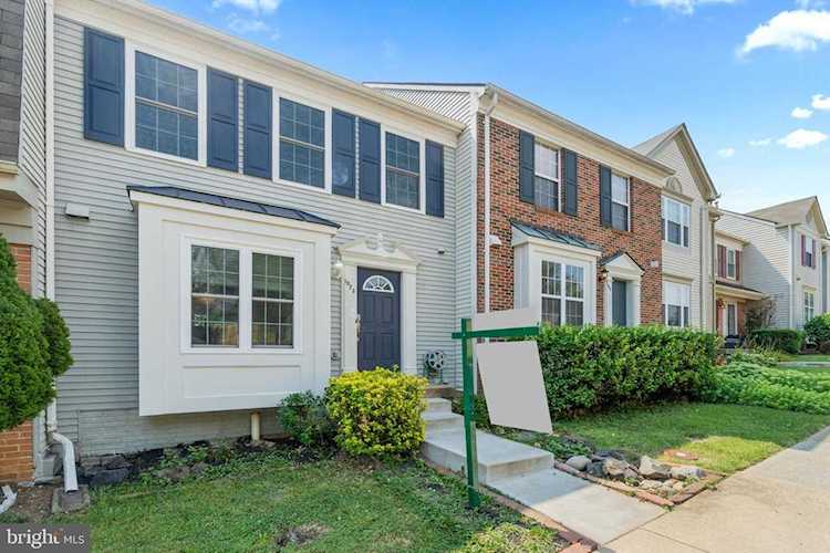 1923 Inglebrook Dr Woodbridge, VA 22192