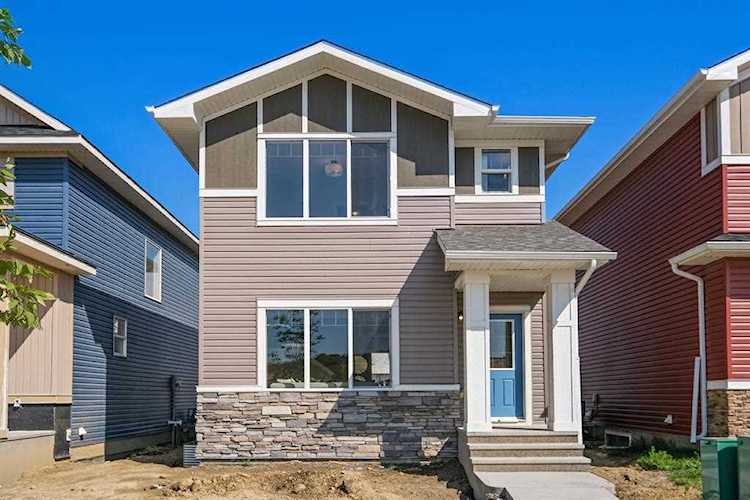 344 Bayview St SW Airdrie, AB T4B 5G3