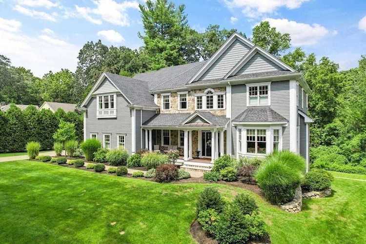 5 Fernway Winchester, MA 01890
