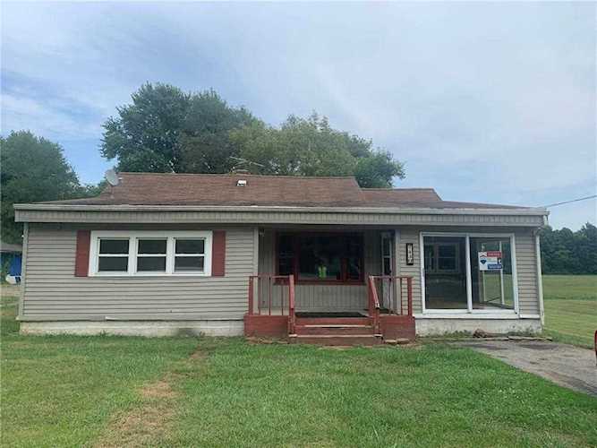 430 Anderson Rd Anderson, IN 46017 | MLS 21809441 Photo 1