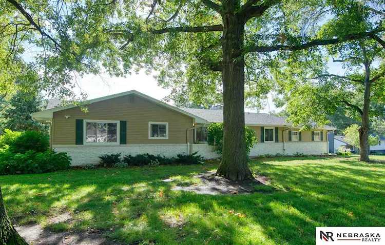 1809 S 110th St Omaha, NE 68144