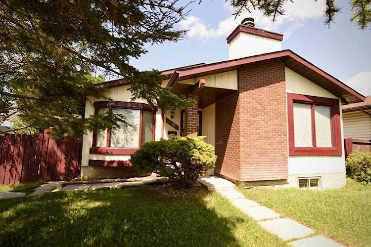6908 4 Ave NE Calgary, AB t2a 6m2