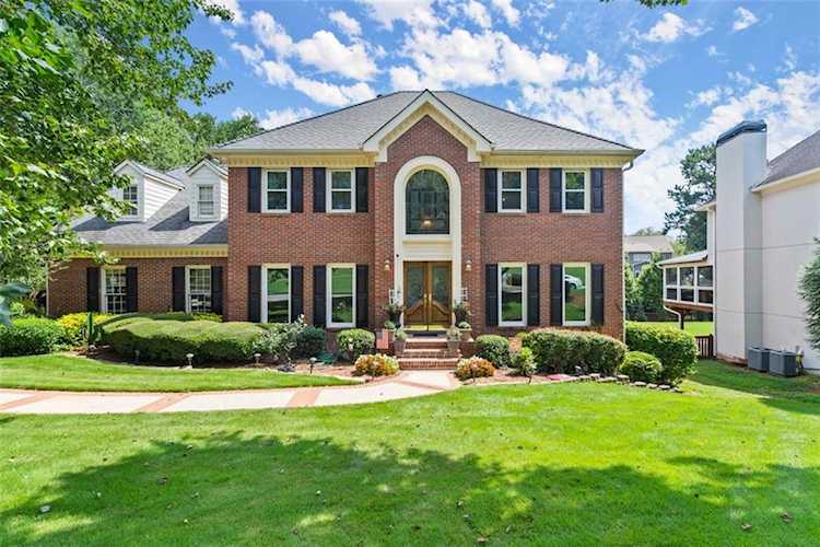 12025 Magnolia Crescent Dr Roswell, GA 30075