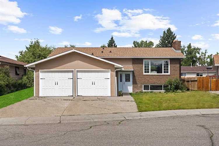 108 Rundlefield Close NE Calgary, AB T1Y 2W2