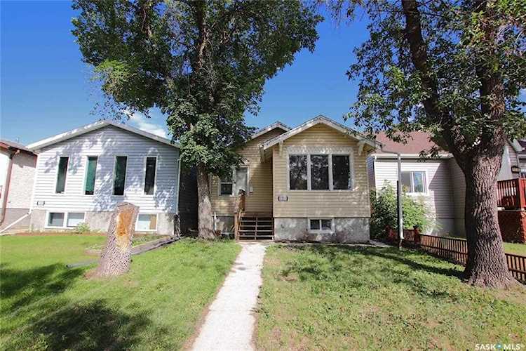 1331 Queen St Regina, SK S4T 4B7