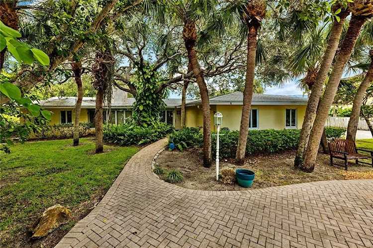 2812 Casey Key Rd Nokomis, FL 34275