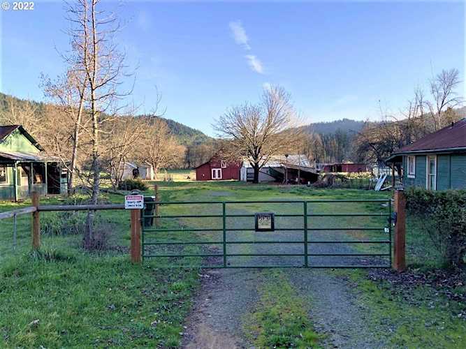 10188 Azalea-Glen Rd Glendale, OR 97442