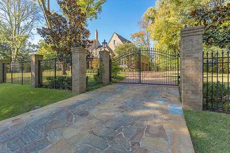 637 W Clover Dr Memphis, TN 38120