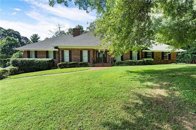 566 W Main St Cartersville, GA 30120