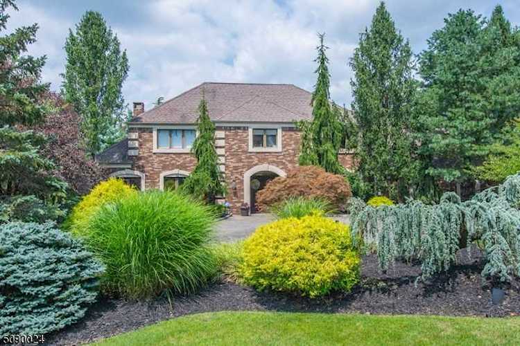 17 Putnam Rd Livingston Twp., NJ 07039