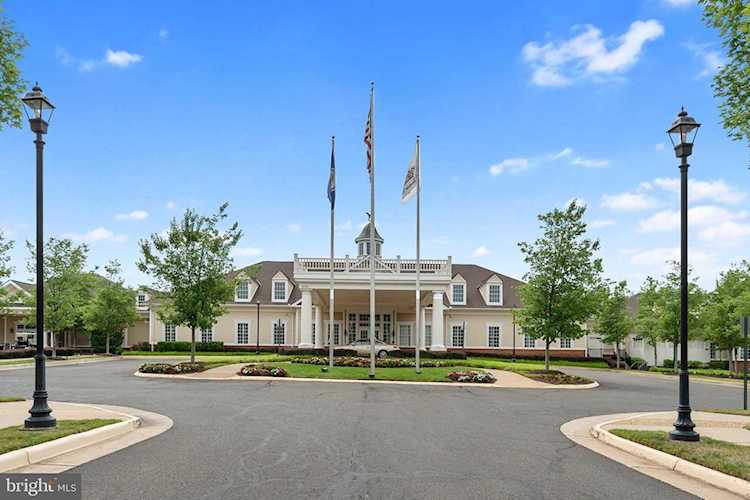 15110 Heather Mill Ln #303 Haymarket, VA 20169