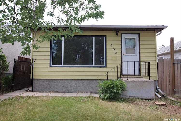 638 Robinson St Regina, SK S4T 2L8