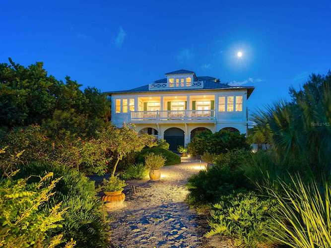 825 N Shore Dr Anna Maria, FL 34216