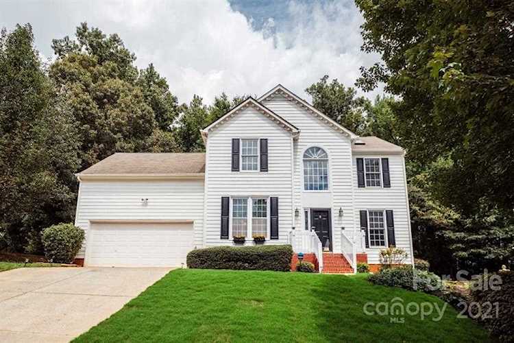 3304 Caernarvon Ct Fort Mill, SC 29715