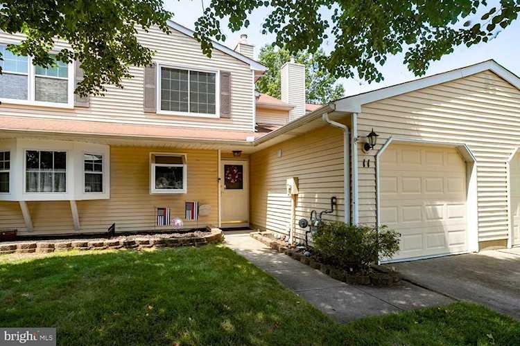 11 Deerfield Ct Bordentown, NJ 08505