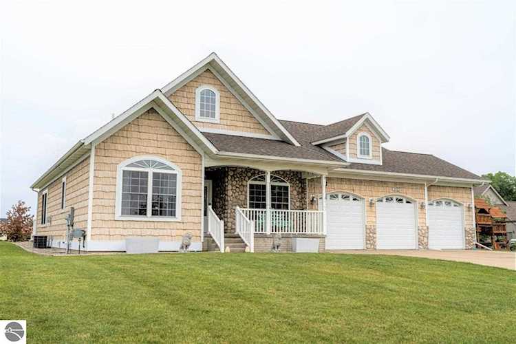 2153 Cobblestone Court Mt Pleasant, MI 48858 | MLS 1888516 Photo 1