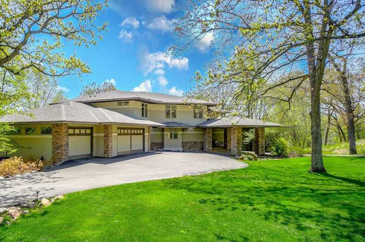 6 Black Lake Road North Oaks, MN 55127