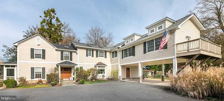 8515 Riverside Rd Alexandria, VA 22308