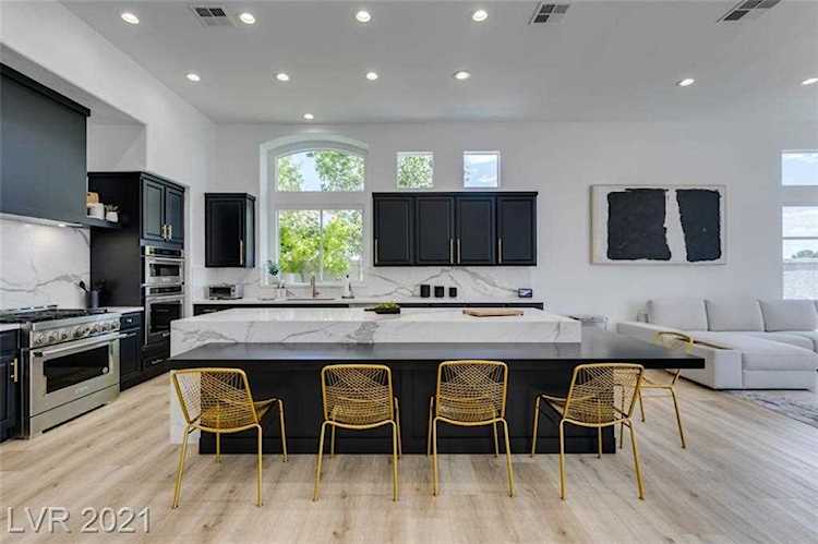 9837 Queen Charlotte Dr Las Vegas, NV 89145