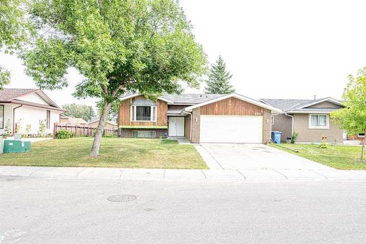 191 Rundlemere Rd NE Calgary, AB T1Y 3K5