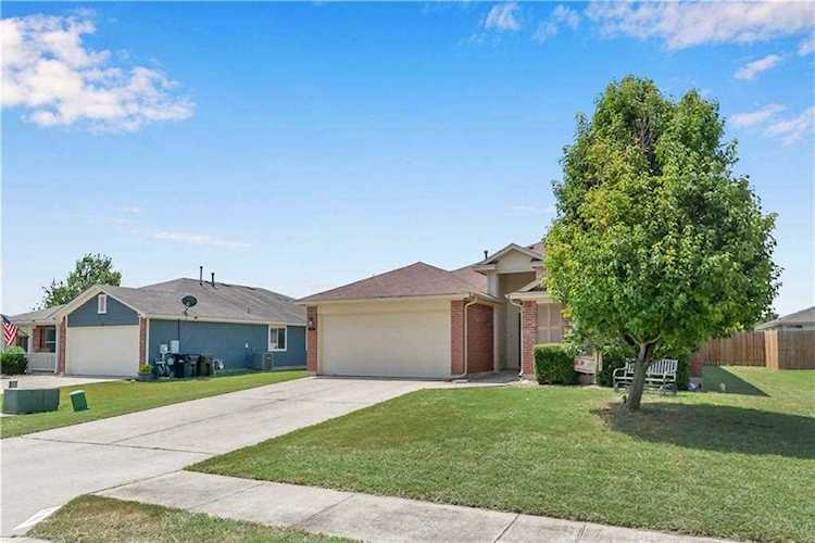 111 Bayliss ST Hutto, TX 78634