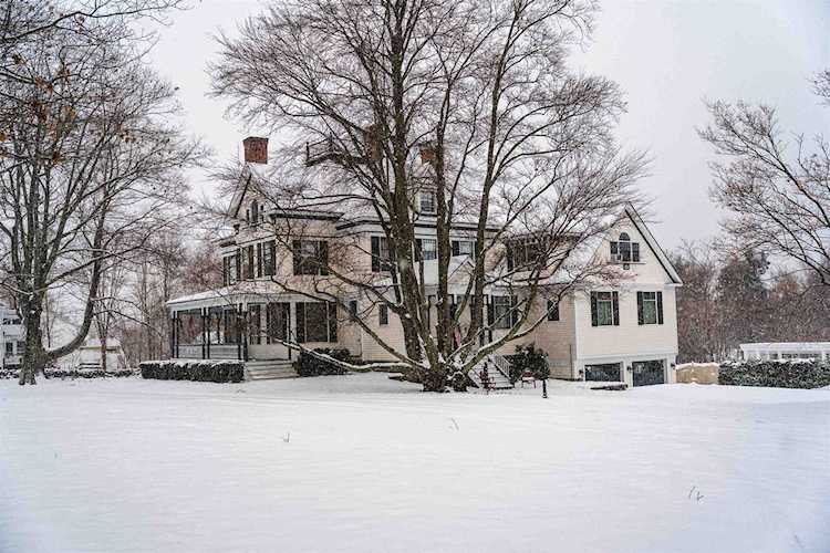 222 North Main St Wolfeboro, NH 03894