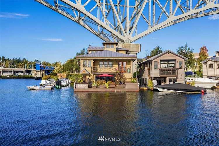 907 N Northlake Way Seattle, WA 98103