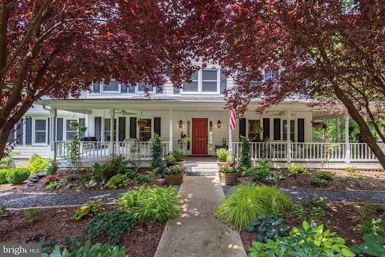 8104 Flossie Ln Clifton, VA 20124