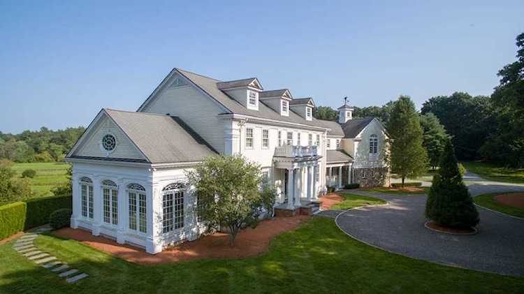 441 Highland Street Hamilton, MA 01982