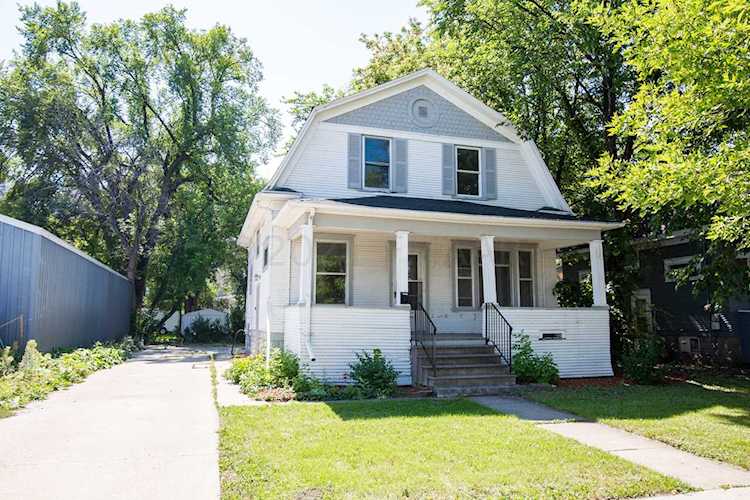 1122 N 4 Ave Fargo, ND 58102