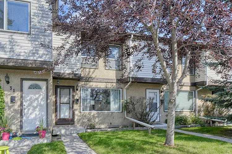 630 Sabrina Rd SW #32 Calgary, AB T2W 2N7