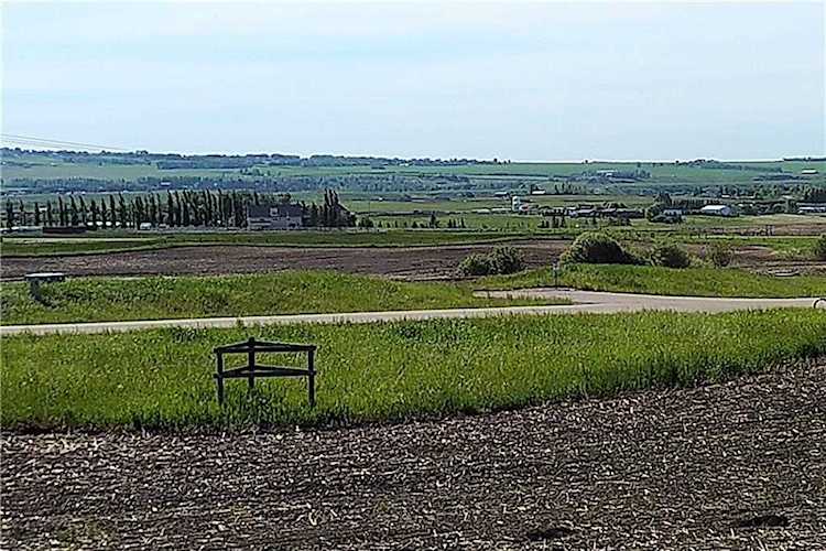 64135 Eastway Dr E Rural Foothills County, AB T0L 0X0